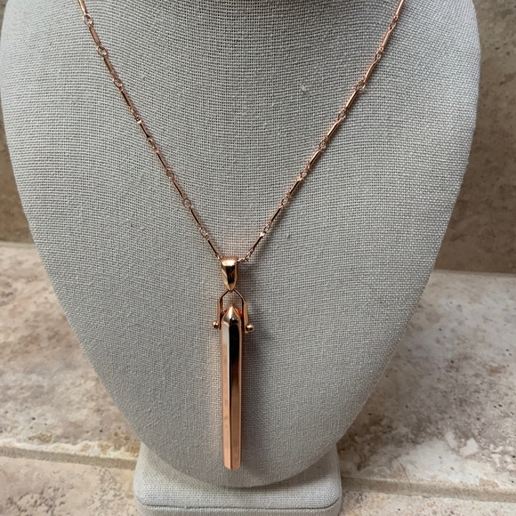 Stella & Dot Jewelry - Stella and Dot Rose Gold necklace